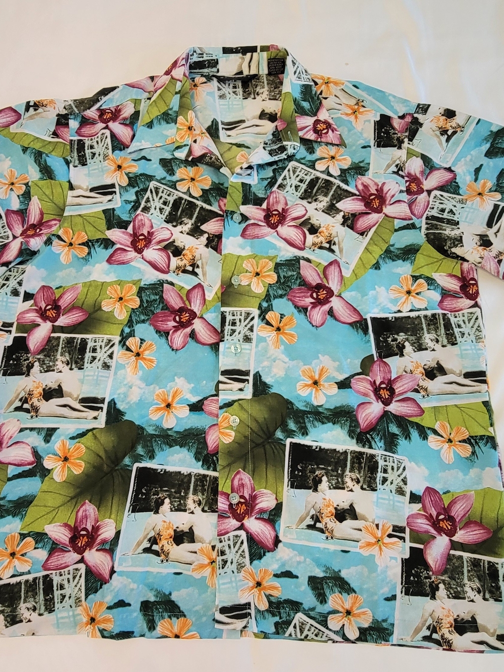M.E. SPORT Men's XL Hawaiian Short Sleeve Shirt Flowers & People in Swimsuits.